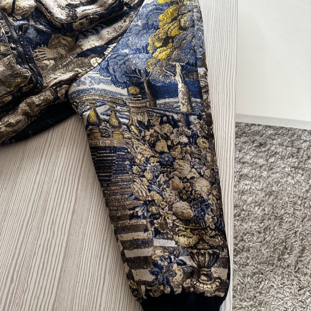 Louis Vuitton x Virgil Abloh - SS20 Tapestry Bomber - Picture 9 of 15